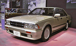 1989 Nissan Cedric 01.jpg