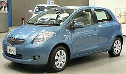 2005 Toyota Vitz 01.jpg