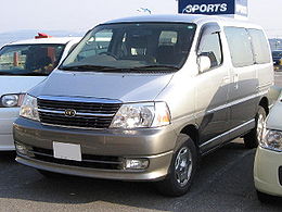 Toyota-granvia 1999-front.jpg